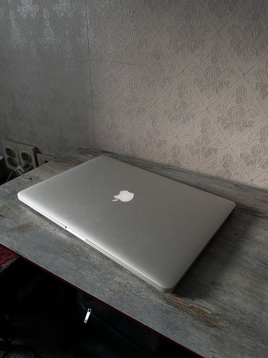 Macbook Pro 2015 год 16/256