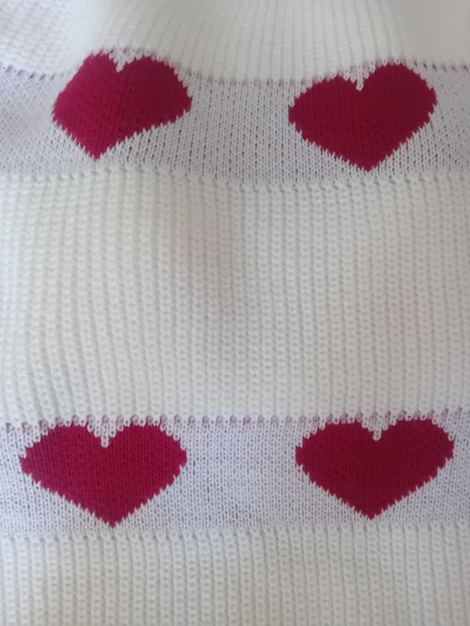 Нов  топъл свеж комплект м,л размер  с еластичност