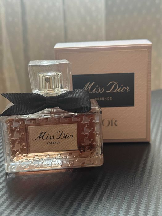 Miss Dior Essence Парфюм