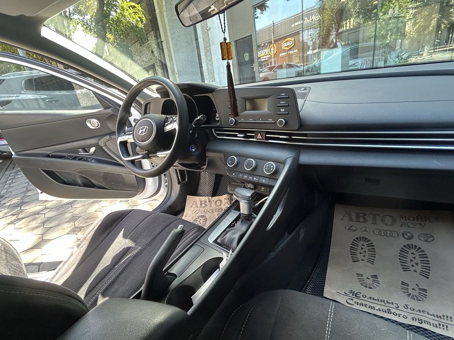 Hyundai Elantra 2021