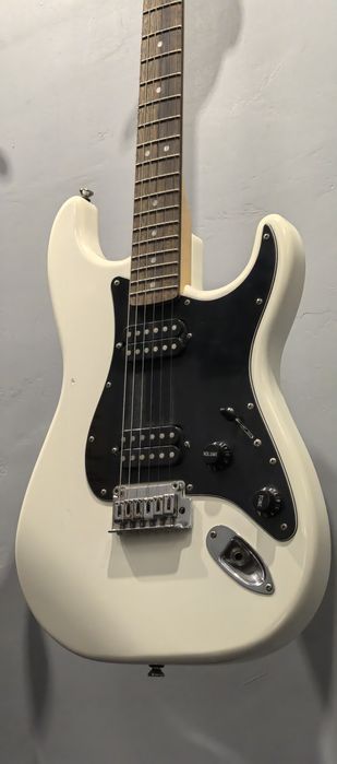 Squier Affinity Series Stratocaster HH White - электрогитара
