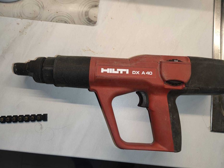 Продавам HILTI dx a40