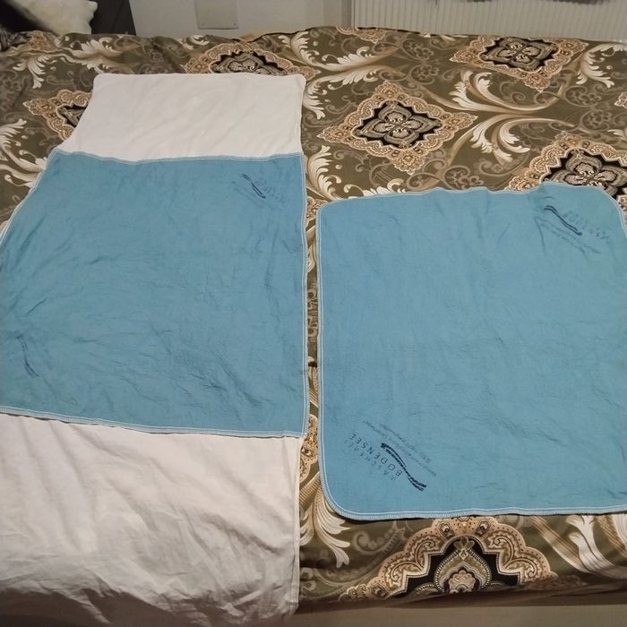 Doua protecții pat impermeabile