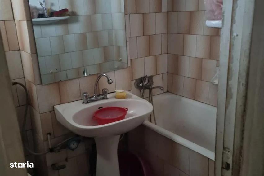 Apartament 4 camere de vanzare, Trivale