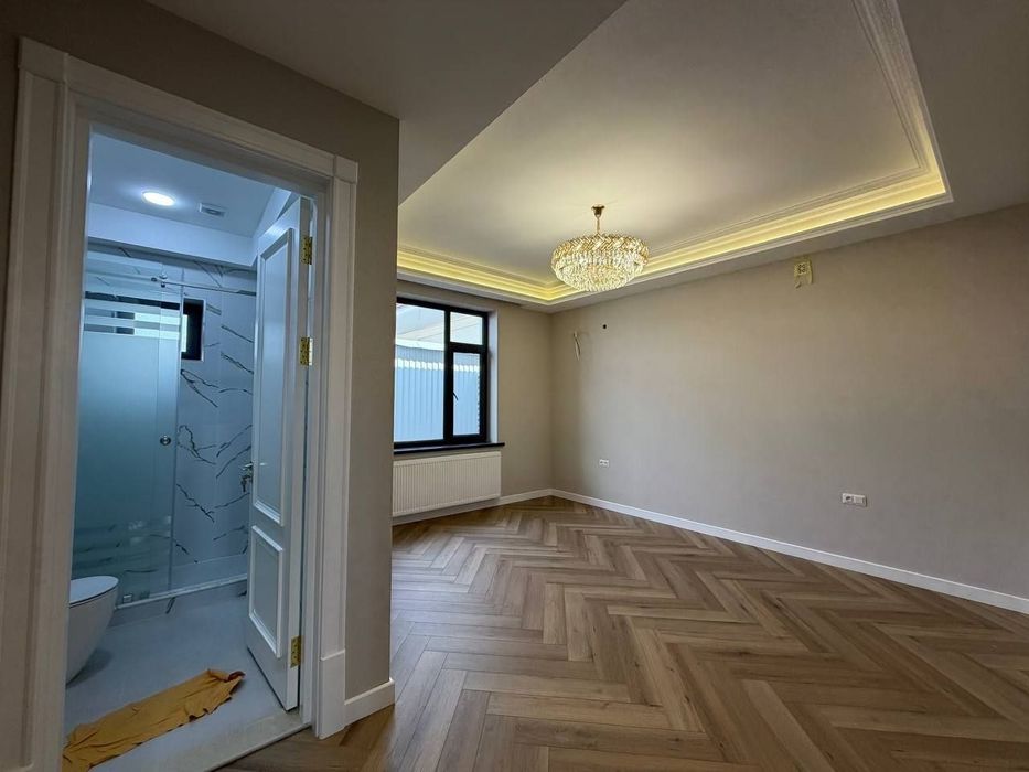 Хувайдо Бу́стон ку́чада 4 сотих 6 хона+ холл