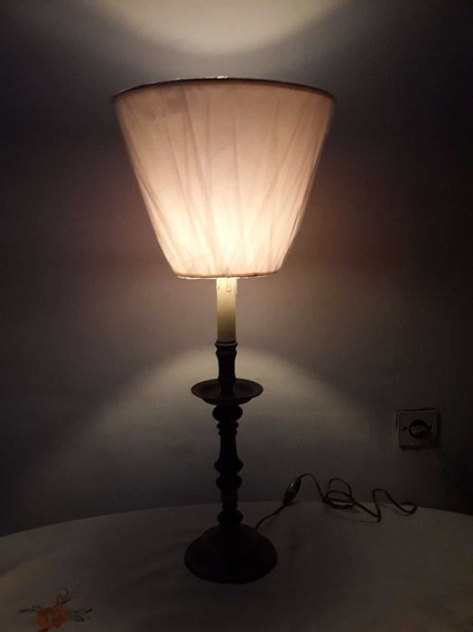 Veioza cu picior din bronz masiv