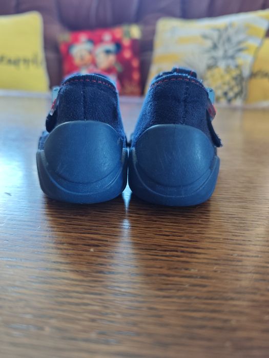 Детски пантофи за момче