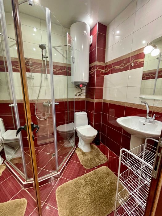 Дава се под наем Тристаен апартамент в Варна, Център - 87 кв.м за 714 € - Снимка #6