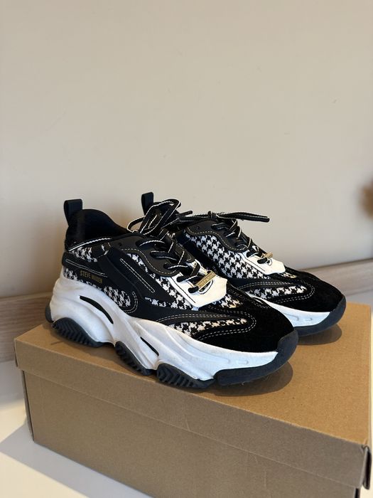 Сникърси Steve Madden