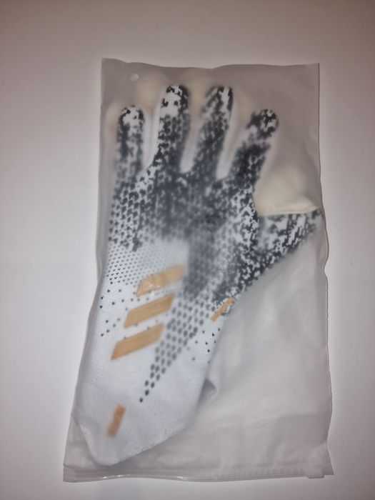 Футбольные перчатки для вратаря