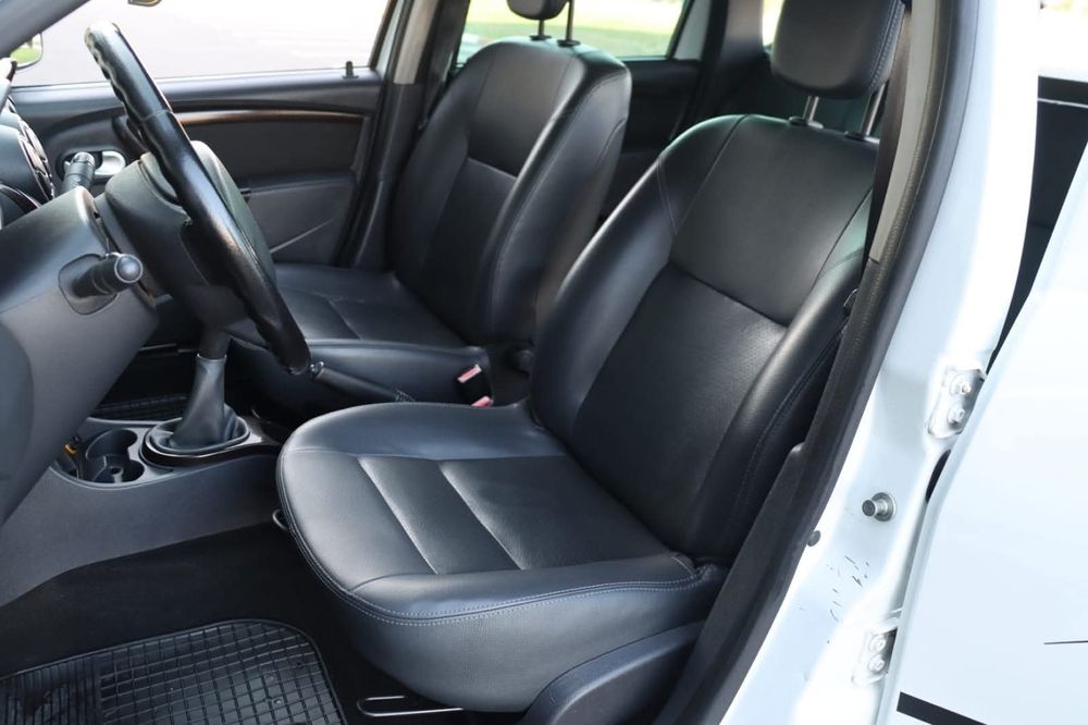 Vând duster 4x2 cu GPL 8 ani