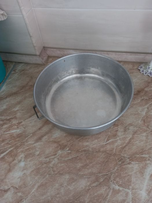 Продам кастрюлю от скороварки.