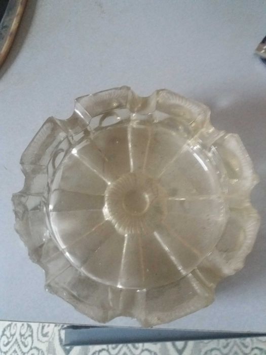 Продавам пепелник