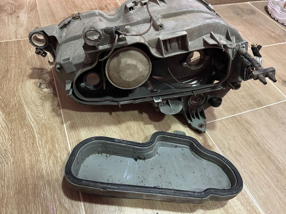 Ляв чифт фарове Mercedes W210, E Class 1998