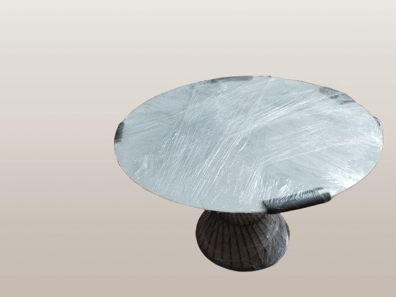 Стильный обеденный стол с чугунной основой и стеклянной столешницей