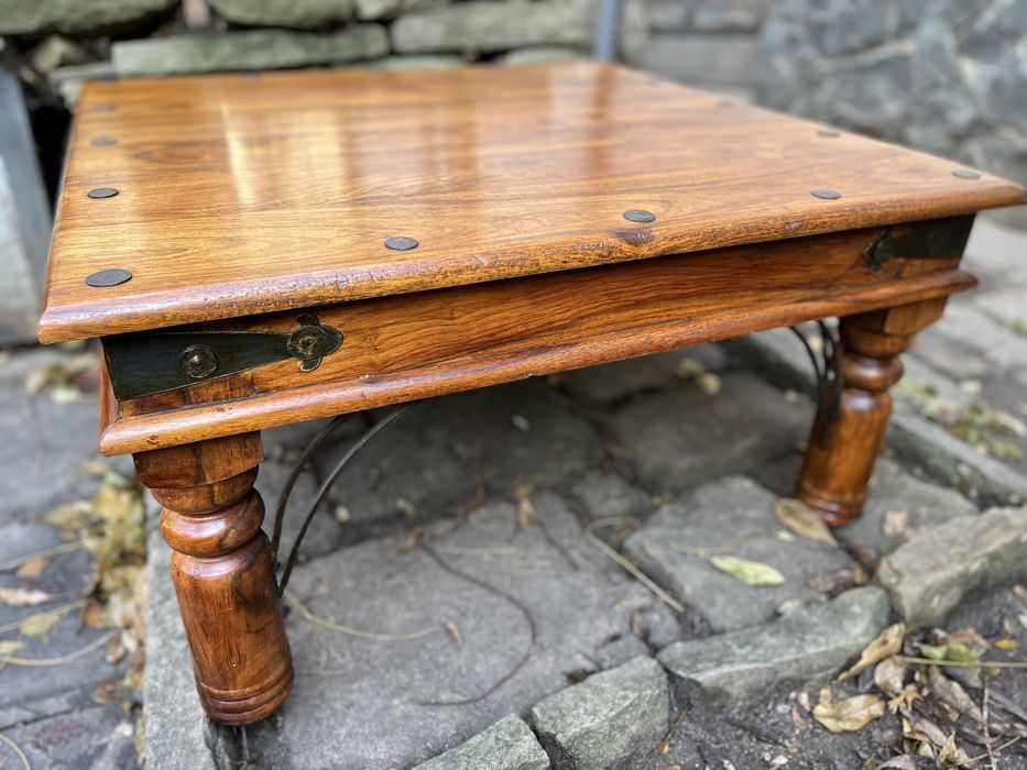 Маса масив- тиково дърво и ковано желязо