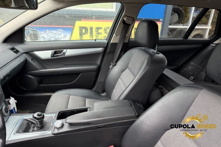 Interior complet cu fete usi (de Europa) Mercedes-Benz C-Class W204/S