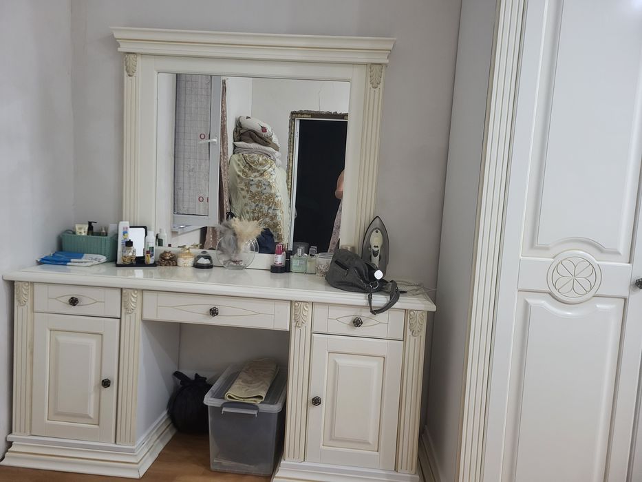 Спальный гарнитура сатылады