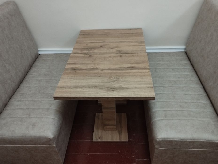 Cafe uchun mebel komplekt sotiladi