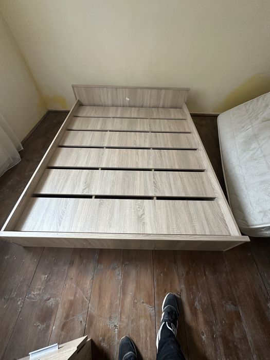 Pat cu saltea 160*200 in stare perfecta