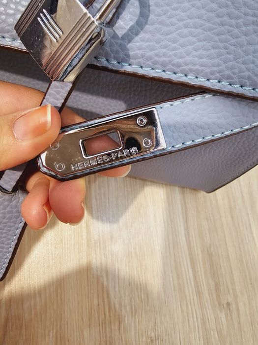 Синя кожена чанта