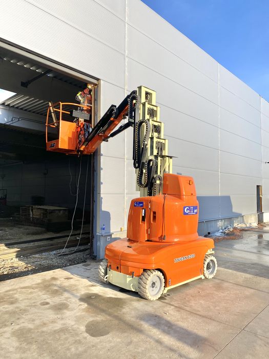 De inchiriat nacele electrice cu brat sau nacela electrice foarfeca