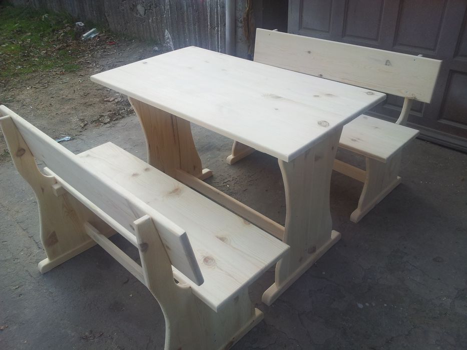 Баварски маси и пейки