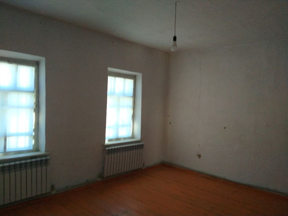 Тез арада 6 бөлмелі уй сатылады