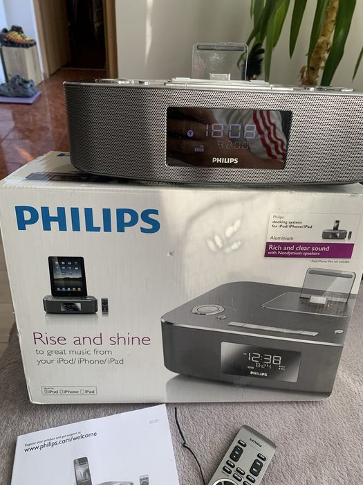 Radio cu ceas si statie andocare i pod  ipad Iphone Philips