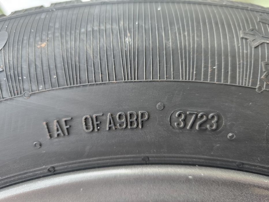 215 65 R 16 jante cu cauciucuri de iarna DOT 2023 ~ 5 x 108 ET 50 KUGA