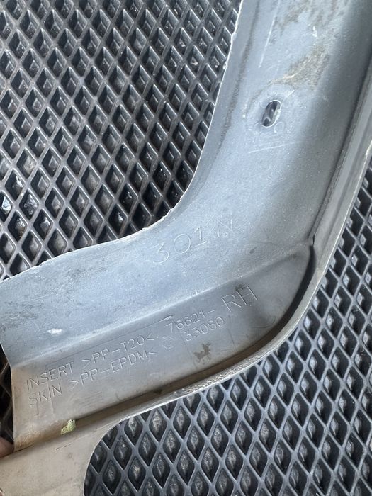 Брызговик камри европеец на 30-35