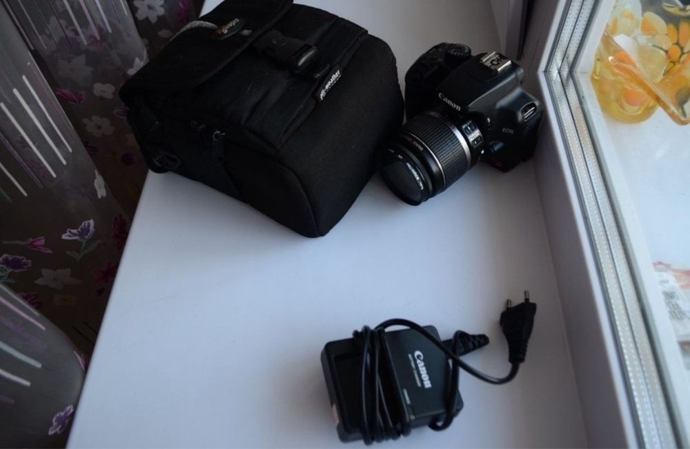 Фотоаппарат Canon EOS 1000D