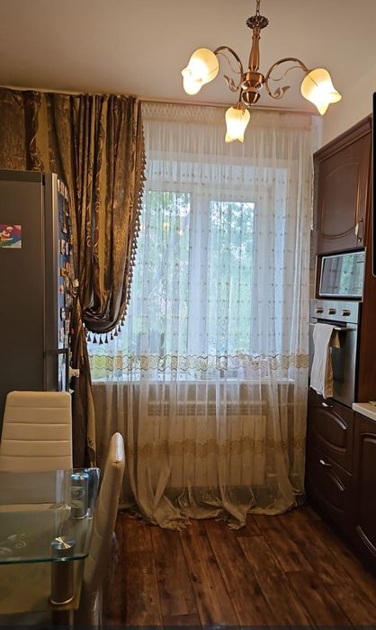 Продаю люстру 3 рожка