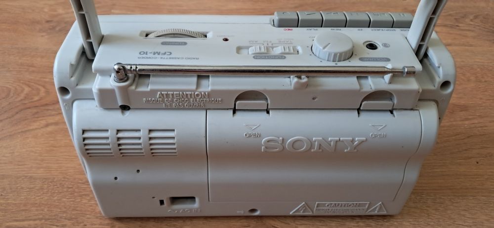 Radio casetofon Sony CFM-10