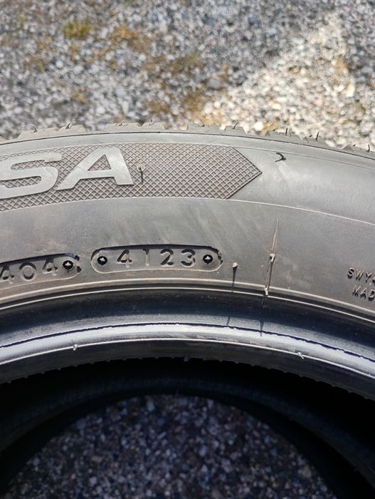 Зимни гуми 215/55/17 LASSA