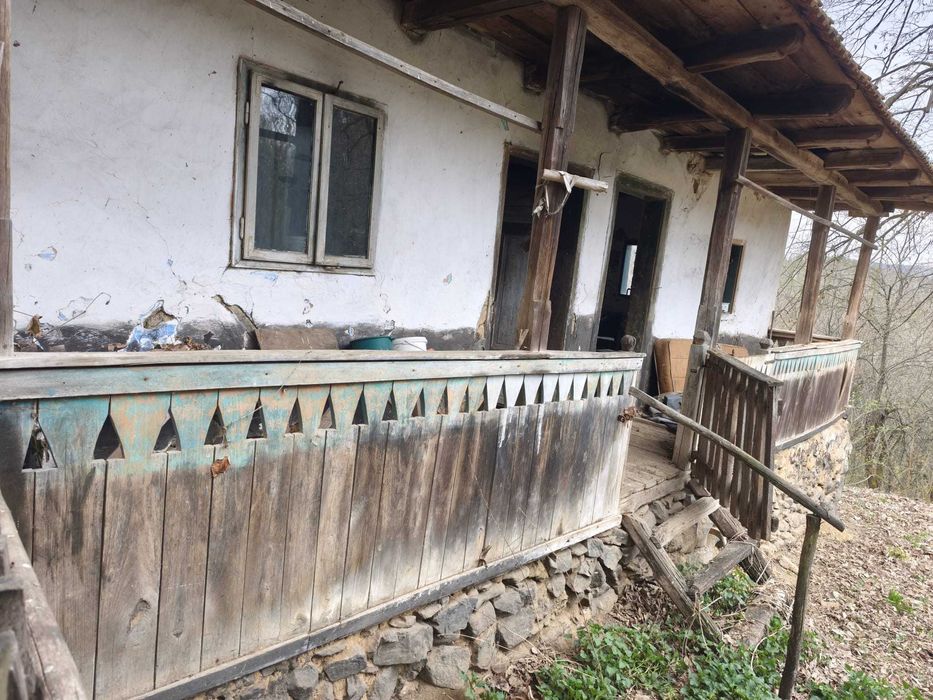 Proprietate autentica in natura - 6,3 ha teren - casa traditionala- Boiu de sus, jud. Hunedoara