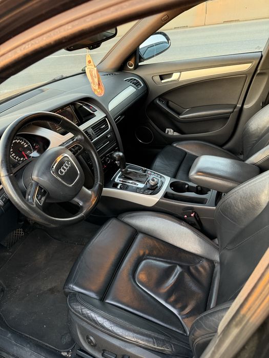 Vand sau schimb audi a4 b8 2011! Euro 5 143 cp Automat