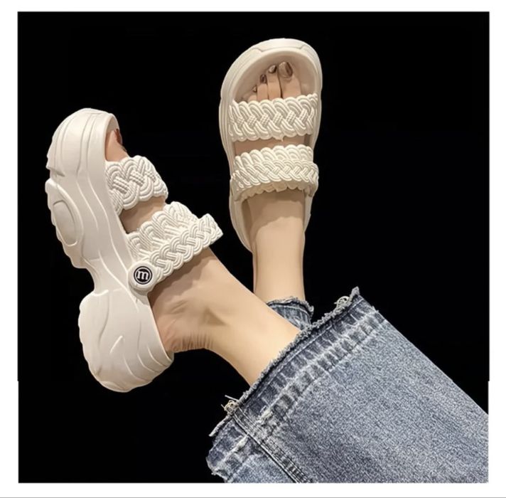 Сабо на платформе в Астане