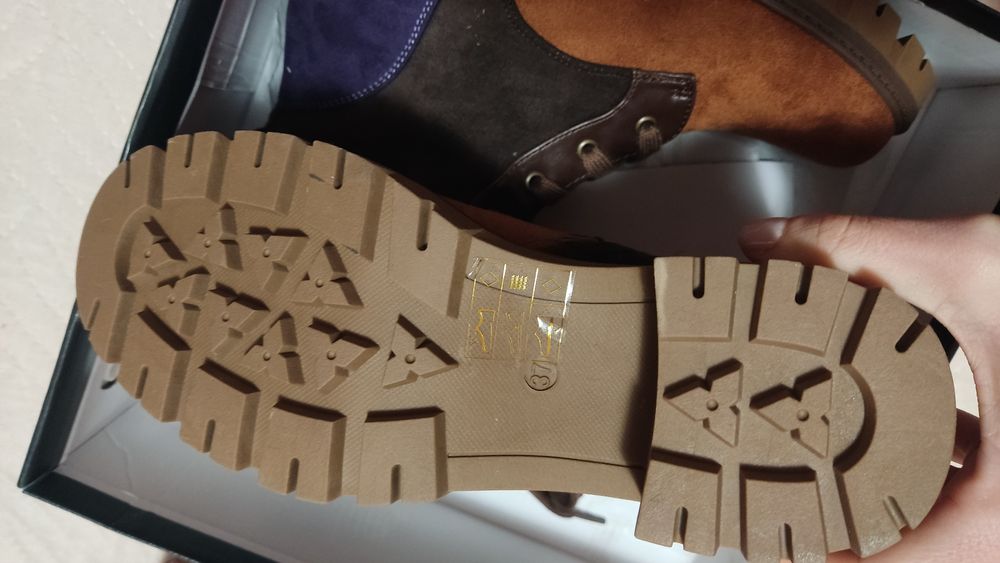 Дамски Зимни цветни  боти