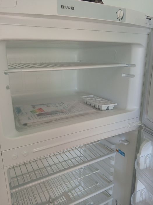 Indesit Muzlatgichi yangi