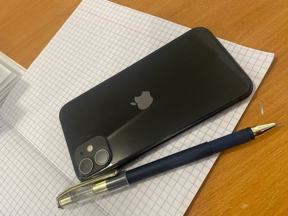 Продам айфон 11