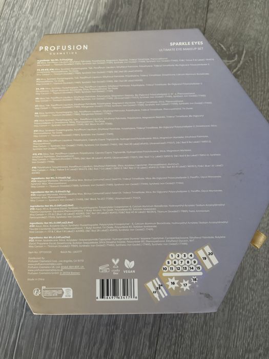 Vand trusa de machiaj