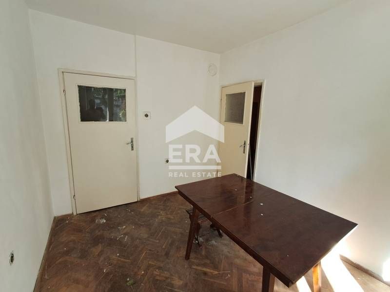 Дава се под наем Двустаен апартамент в Варна, Лятно кино Тракия - 47 кв.м за 332 € - Снимка #3