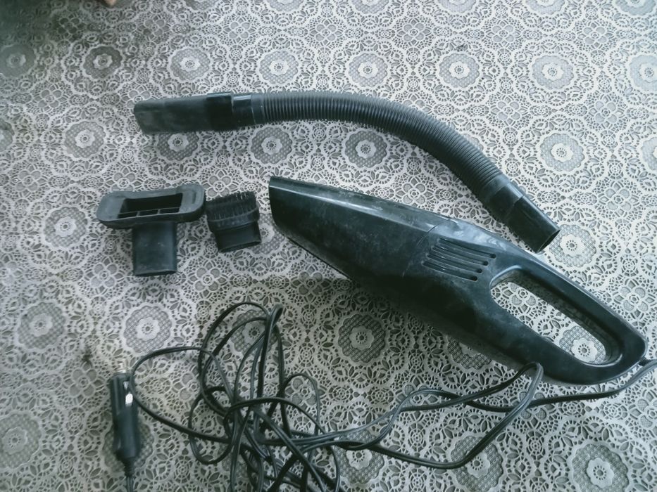 Автомобильный пылесос