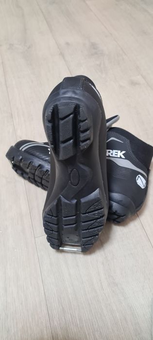 Ботинки лыжные 35р