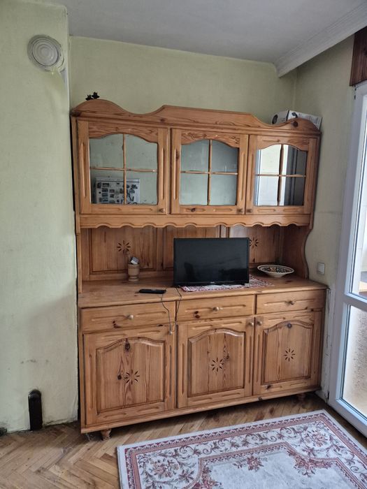 Бюфет кухненски шкаф масив