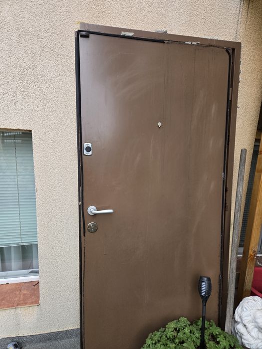 Входна метална врата 194х88см