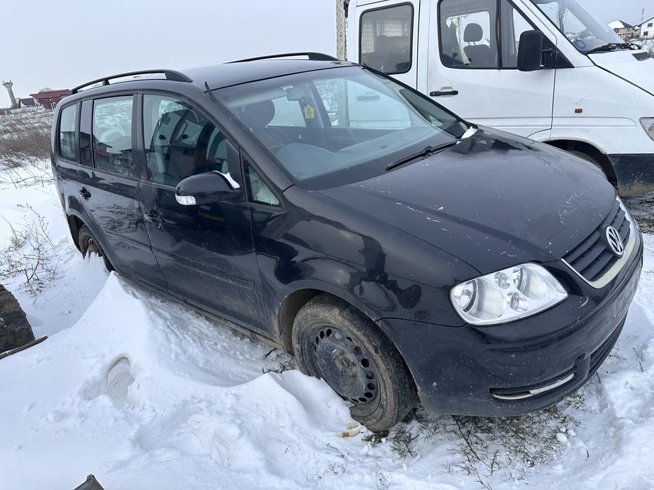 Dezmembrez vw touran 1.9 bxe