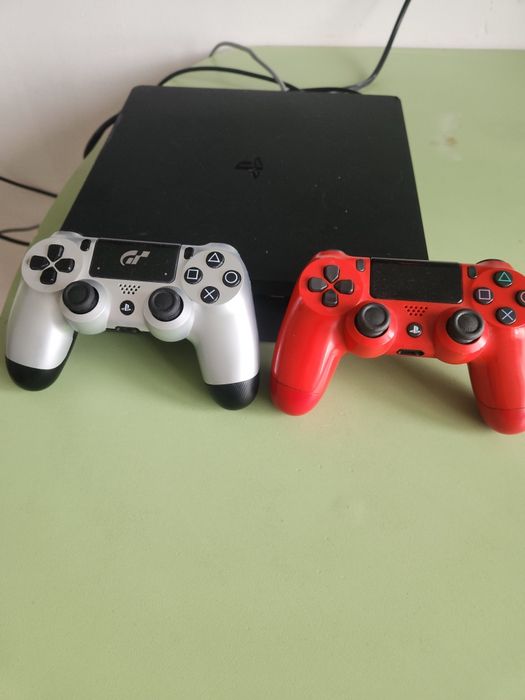 Ps4 slim 1tb 2 джойстик