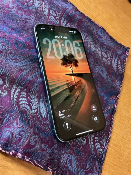 Продам iPhone 16